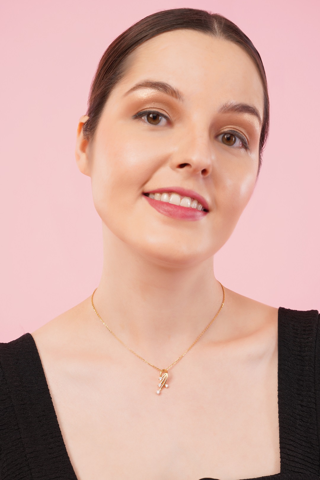 DIAMOND PENDANT WITH CHAIN